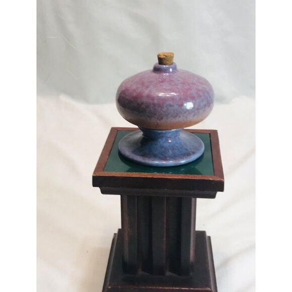 Vintage 1980’s artisan glazed pottery purple diffuser on pedestal with cork. - Picture 3 of 10